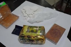 Nghệ An: Bắt đối tượng mua bán 2 bánh heroin, 1 kg ma túy đá