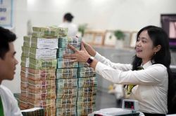 Tín dụng tăng tốc, ngân hàng bước vào cuộc đua mới
