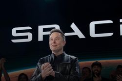 Ông Musk mất 152 tỷ USD sau một ngày vì cổ phiếu SpaceX lao dốc