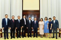 Phó Thống đốc Nguyễn Ngọc Cảnh làm việc với Đoàn công tác của Ngân hàng BoCom