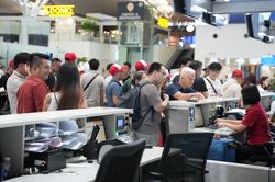 Nghịch lý giá vé mùa cao điểm, tạo đà cho ngành hàng không chuyển mình