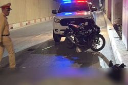 Hai vụ xe máy tự gây tai nạn trong đêm, 3 người tử vong