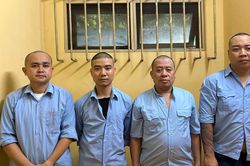 Triệt ph&aacute; ổ nh&oacute;m c&aacute; độ b&oacute;ng đ&aacute; h&agrave;ng chục tỷ đồng