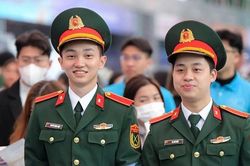 Bảng lương sĩ quan và phụ cấp chức vụ lãnh đạo quân đội theo mức lương cơ sở mới