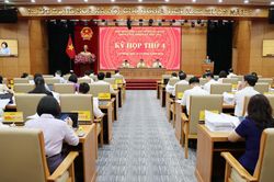 Kỳ họp thứ 4 HĐND tỉnh khóa XVIII: Thảo luận nhiều nội dung quan trọng tại hội trường