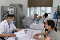 Tư vấn, khám sức khỏe và phát hiện bệnh nghề nghiệp cho 720 người lao động