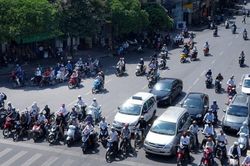Dự báo thời tiết 10 ngày tới: Nhiệt độ vượt 40 độ C, miền Trung tiếp tục tâm nóng cả nước