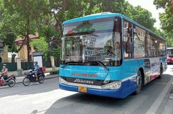 Từ 1/7, vé tháng giấy xe buýt Hà Nội chính thức bị khai tử