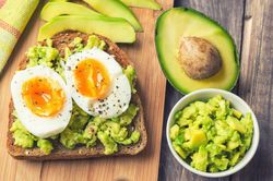 Quả bơ đừng chỉ làm sinh tố, thử ngay 4 món vừa tăng hương vị, vừa tốt cho sức khỏe này
