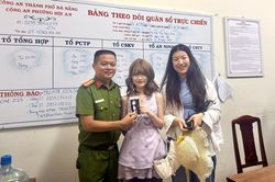 Nhận lại tài sản thất lạc chỉ sau 2,5 giờ, nữ du khách viết thư cảm ơn công an