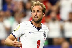 Phù thủy Ghana từng ám Ronaldo lại 'nguyền' Harry Kane