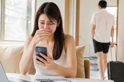 Mất số tiền khổng lồ vì rơi vào bẫy tình kiểu 'chăn lợn' của bạn trai