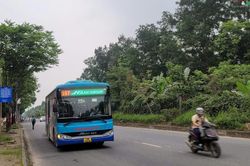 Từ 1/7, Hà Nội 'khai tử' vé tháng giấy đi xe buýt để tăng tốc số hóa giao thông công cộng, người dân đổi thẻ ở đâu, thực hiện thế nào?