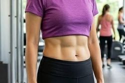 5 b&agrave;i tập đi bộ gi&uacute;p giảm mỡ bụng hiệu quả sau tuổi 50
