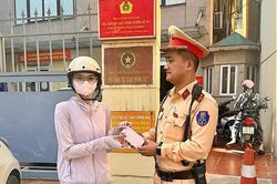 Đ&aacute;nh rơi iPhone 16, nữ sinh bị y&ecirc;u cầu đưa tiền chuộc