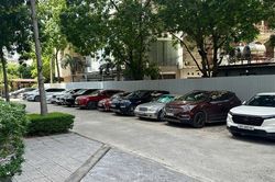 Cư dân Hà Nội Paragon phản đối chủ đầu tư tăng phí gửi xe, yêu cầu làm rõ tính pháp lý bãi xe trước sảnh tòa B