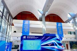 Triển l&atilde;m 'Chuyến t&agrave;u tiến v&agrave;o kỷ nguy&ecirc;n mới'