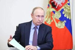Tổng thống Putin lệnh bảo vệ hạ tầng d&acirc;n sự, tuy&ecirc;n bố sẵn s&agrave;ng đ&agrave;m ph&aacute;n h&ograve;a b&igrave;nh với Ukraine