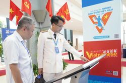 Ấn tượng triển lãm 'Chuyến tàu tiến vào kỷ nguyên mới'