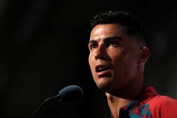Ronaldo hét vào ống kính truyền hình giải tỏa ức chế