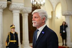 Tổng thống Czech kiện ch&iacute;nh phủ, li&ecirc;n quan quyền tham dự hội nghị thượng đỉnh NATO
