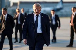 Thượng viện Mỹ yêu cầu ông Trump chấm dứt chiến sự Iran