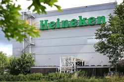 Heineken vừa làm điều chưa từng làm với tân CEO