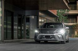 Khách Việt hết cơ hội mua Toyota Camry phiên bản giá rẻ