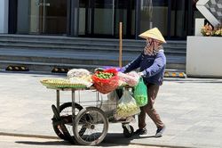 Nắng nóng đạt đỉnh, nhiều nơi vượt 40 độ C: Nguy cơ sốc nhiệt, đột quỵ gia tăng