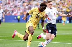 Ghana kiên cường cầm hòa Anh, rộng cửa vào vòng knock-out