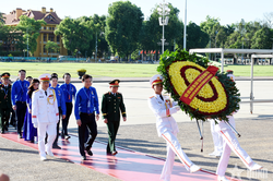 Đo&agrave;n đại biểu dự Đại hội đại biểu to&agrave;n quốc Đo&agrave;n TNCS Hồ Ch&iacute; Minh lần thứ XIII b&aacute;o c&ocirc;ng d&acirc;ng B&aacute;c