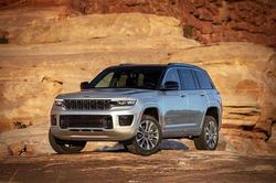Triệu hồi hơn 85.000 xe Jeep Grand Cherokee do lỗi hệ thống treo sau