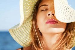 Gợi ý xử lý cháy nắng, chống nắng đúng cách