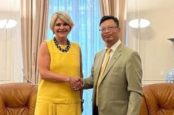 Đại sứ Việt Nam tại Pháp Trịnh Đức Hải tiếp Giám đốc Trung tâm Phát triển của OECD