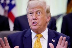 Tổng thống Mỹ Trump n&oacute;i Iran chấp nhận thanh s&aacute;t hạt nh&acirc;n 'v&ocirc; thời hạn'