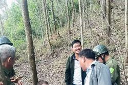 Cứu hộ du khách Đức bị gãy chân khi phượt một mình trên núi ở Đà Nẵng