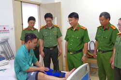 Truy bắt tội phạm ma túy, một chiến sĩ công an bị thương nặng