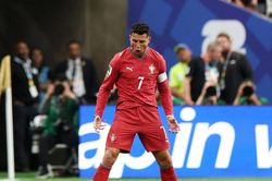 Ronaldo 'mở tài khoản' World Cup 2026, phá hàng loạt kỷ lục sau cú đúp siêu hạng