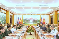Việt Nam sẵn sàng chia sẻ kinh nghiệm đào tạo quốc phòng với Campuchia