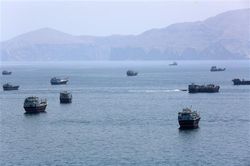 Iran - Mỹ lập đường dây nóng quản lý eo biển Hormuz