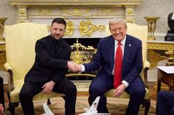 Truyền th&ocirc;ng Ukraine tiết lộ th&ocirc;ng điệp ri&ecirc;ng của Tổng thống Trump gửi Tổng thống Zelensky