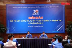 Thanh niên thảo luận giải pháp phát triển văn hóa, kinh tế số và công dân số