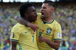 Brazil - Scotland: Củng cố ng&ocirc;i đầu bảng