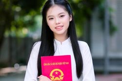 Nữ sinh trường tư trở thành thủ khoa lớp 10 Hà Nội, lập thành tích chưa từng có trong nhiều năm