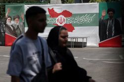 Thượng viện Mỹ th&ocirc;ng qua nghị quyết ngăn &ocirc;ng Trump đ&aacute;nh Iran