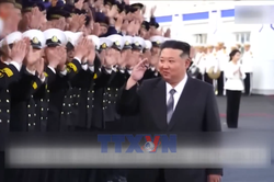 Triều Tiên thúc đẩy đóng tàu chiến 10.000 tấn