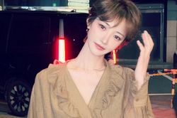 Nữ diễn viên Go Jun Hee khiến công chúng xôn xao khi đi xem mắt cùng fan nam kém 12 tuổi