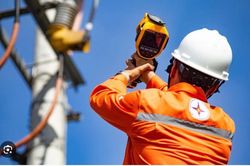 Hà Nội nắng nóng cao điểm: Ngành điện đề nghị giảm 50% chiếu sáng quảng cáo