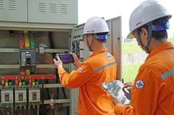 C&ocirc;ng nghệ số gi&uacute;p EVNNPC k&eacute;o giảm tổn thất điện năng