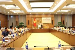Phó Chủ tịch Quốc hội Nguyễn Hồng Diên họp, rà soát tiến độ xây dựng các dự án luật